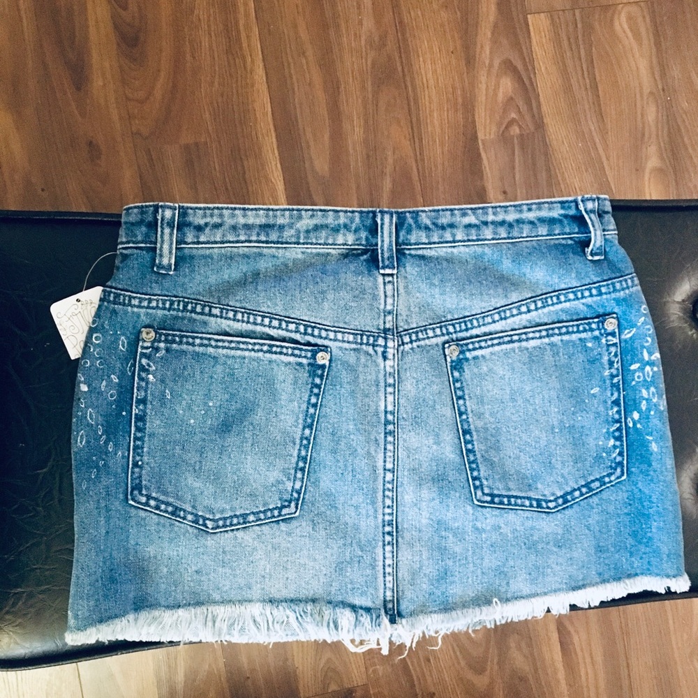 Free People Jean Mini Skirt with Frayed Hem Size 4 - Picture 5 of 9